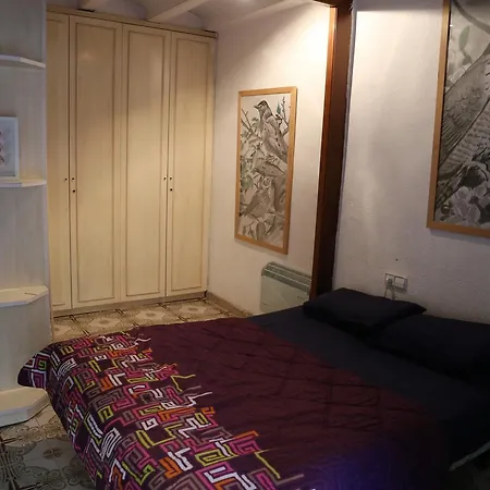 Budget Apartment *