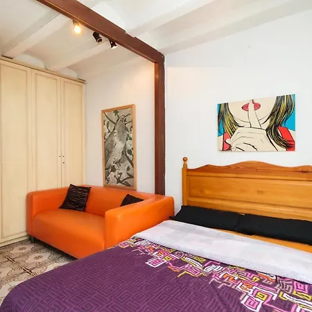 Budget Apartment *